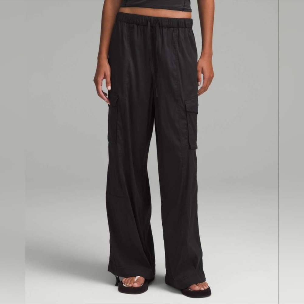 Lululemon Adjustable Cargo Pants Size XS Drawstring Waistband High Waist